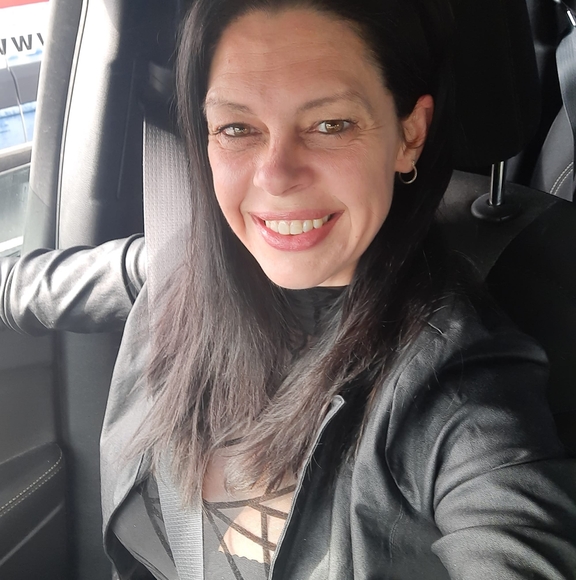 Meet your Posher, Mélisa - Picture 1 of 1